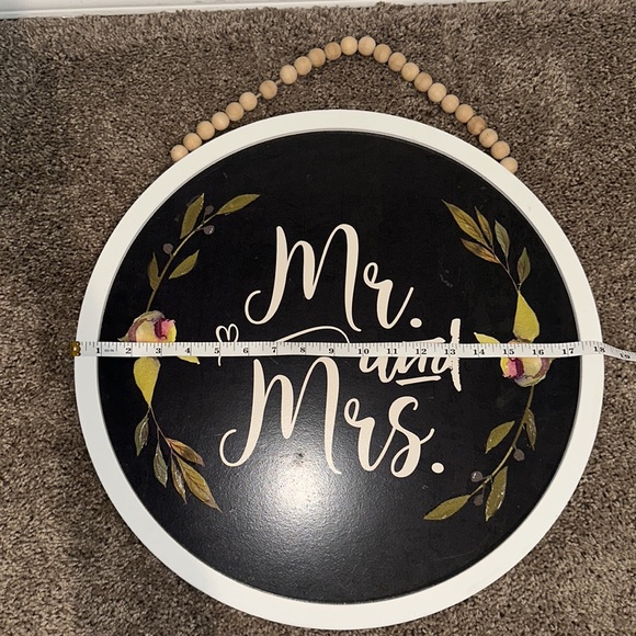 MR AND MRS WOODEN HANGING SIGN - Picture 2 of 4